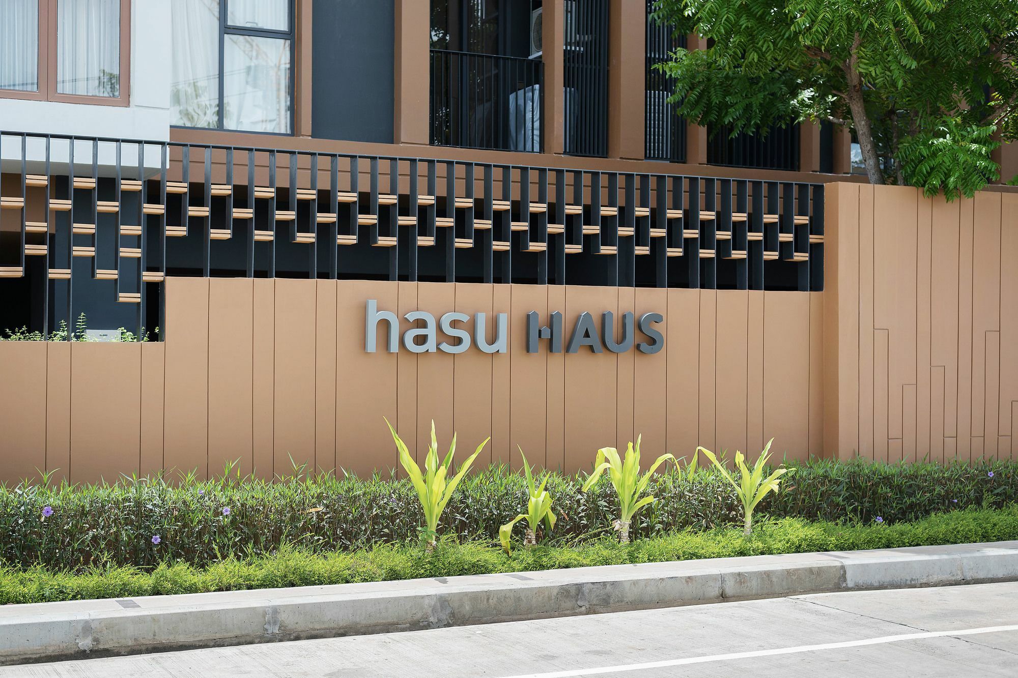 Hasu Haus By Favstay Bangkok Exterior foto